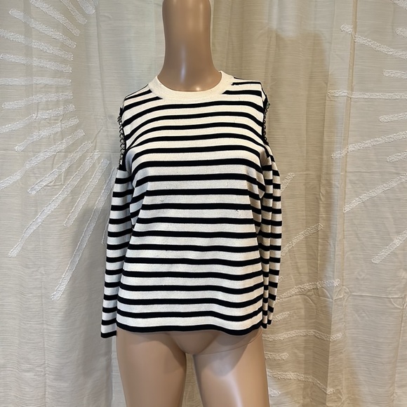 Alexander McQueen Striped Chain Cold-Shoulder Sweater - Picture 5 of 14